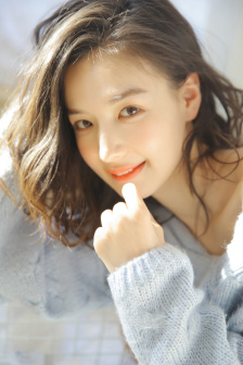 艾曼妞